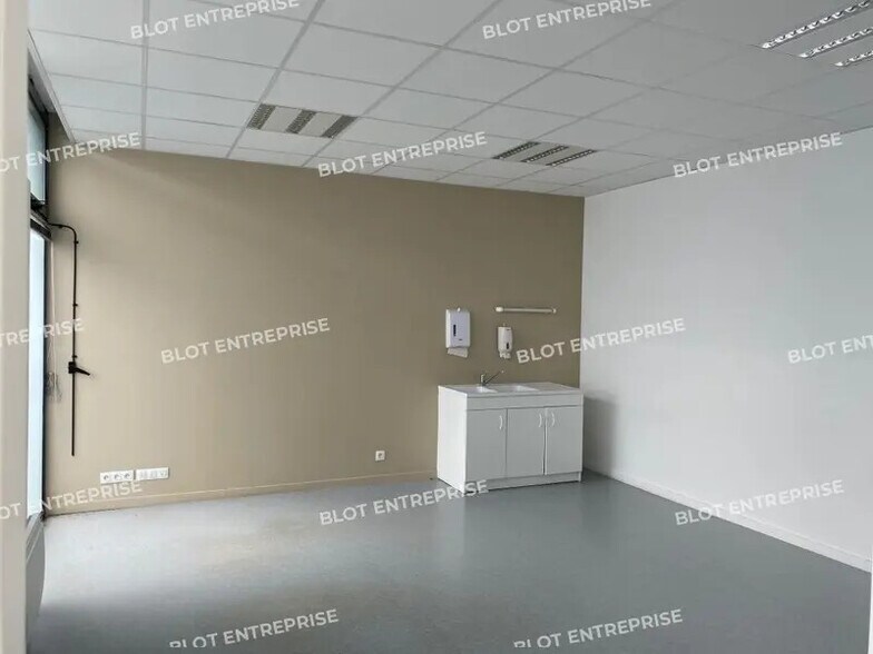 Bureau dans Loperhet à louer - Photo intérieure – Image 3 sur 6