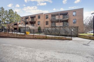 Plus de détails pour 52 Sulphur Springs Rd, Ancaster, ON - Logement à vendre