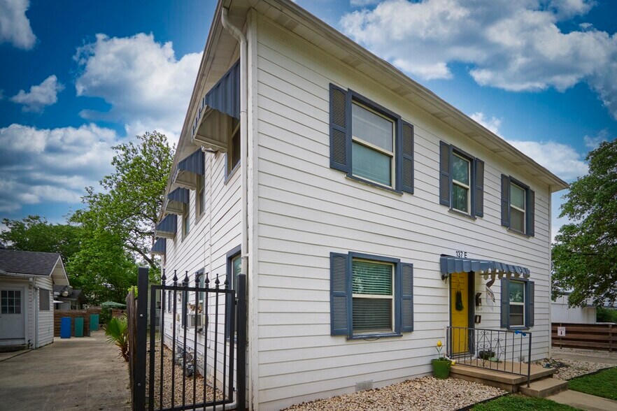 137 E Norwood Ct, San Antonio, TX à vendre - Photo de l’immeuble – Image 2 sur 28