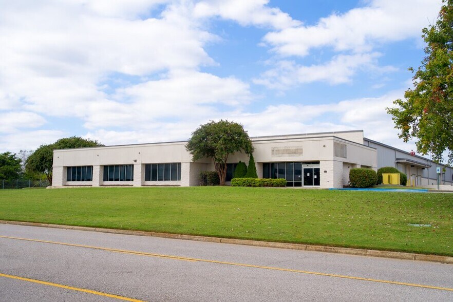 490 Production Ave, Madison, AL à louer - Photo de l’immeuble – Image 2 sur 12