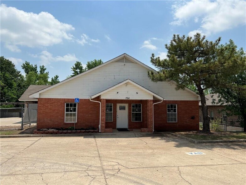 724 W 15th St, Edmond, OK à vendre - Photo de l’immeuble – Image 1 sur 8