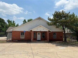 Plus de détails pour 724 W 15th St, Edmond, OK - Local commercial à louer