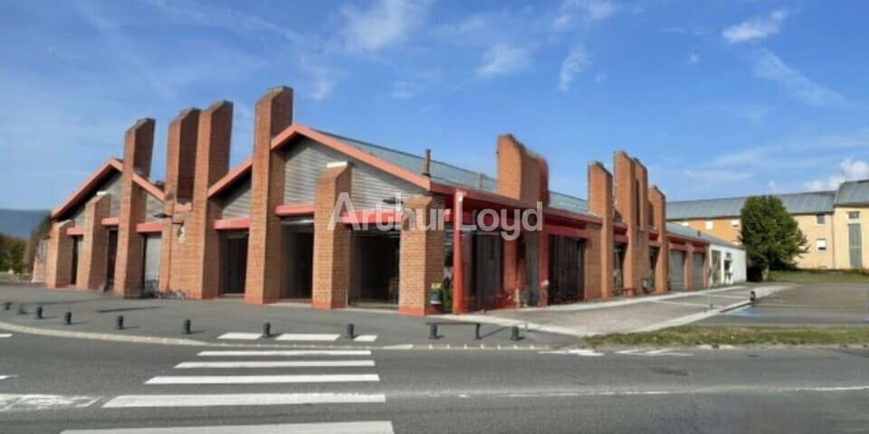 Local commercial dans Tinqueux à louer - Photo de l’immeuble – Image 1 sur 6
