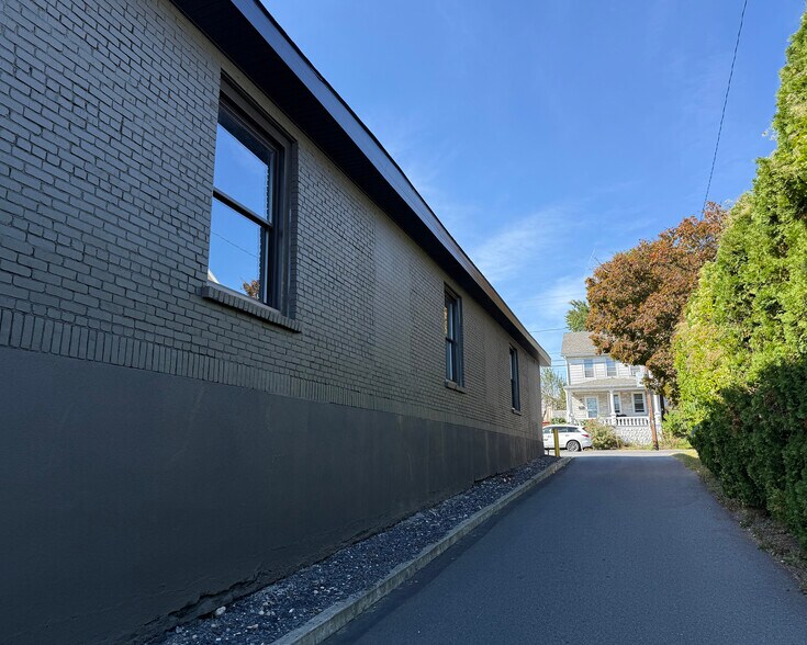 129 S 2nd St, Coplay, PA à vendre - Photo de l’immeuble – Image 3 sur 9