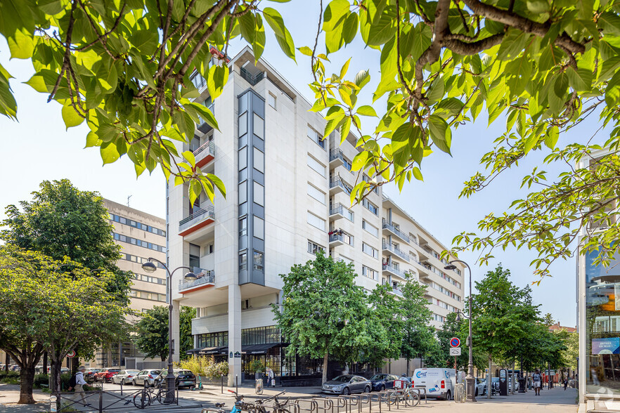 Local commercial dans Paris à louer - Photo principale – Image 1 sur 2