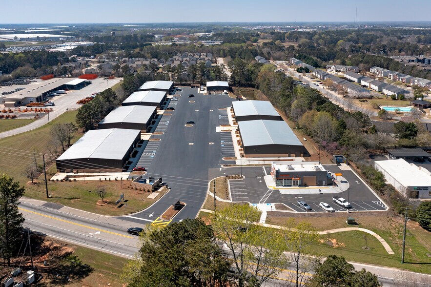 200 Charles Ct, McDonough, GA à louer - Photo de l’immeuble – Image 2 sur 11