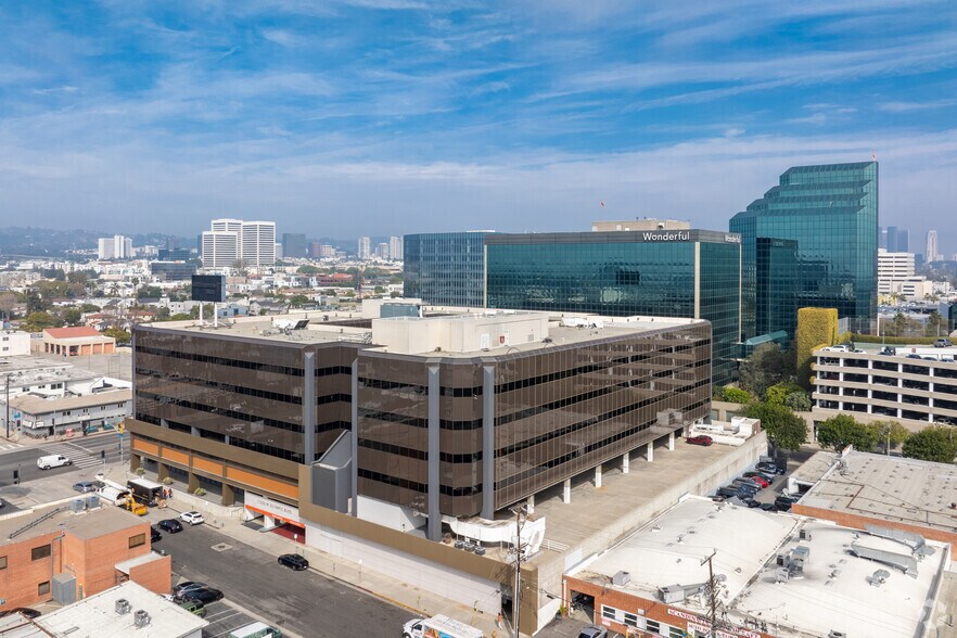 11500 W Olympic Blvd, Los Angeles, CA à louer - Photo de l’immeuble – Image 3 sur 5