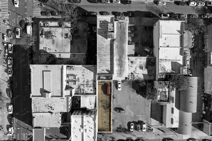 117 Osborn Street, Brooklyn, NY à vendre - Photo de l’immeuble – Image 3 sur 4