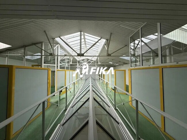 Plus de détails pour Bureau à louer