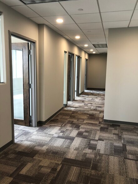 755 Commerce Dr, Decatur, GA à louer - Photo intérieure – Image 2 sur 19