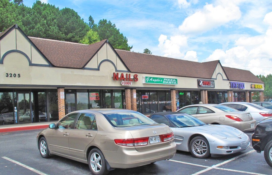 3205 Canton Rd NE, Marietta, GA à louer - Photo de l’immeuble – Image 2 sur 10