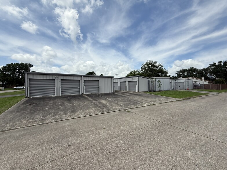 1420 S 21st St, Nederland, TX à vendre - Photo de l’immeuble – Image 2 sur 31