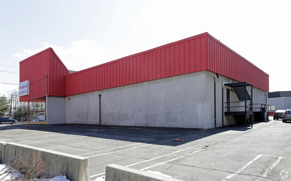 799 N State Rt 17, Paramus, NJ à louer - Photo de l’immeuble – Image 3 sur 4