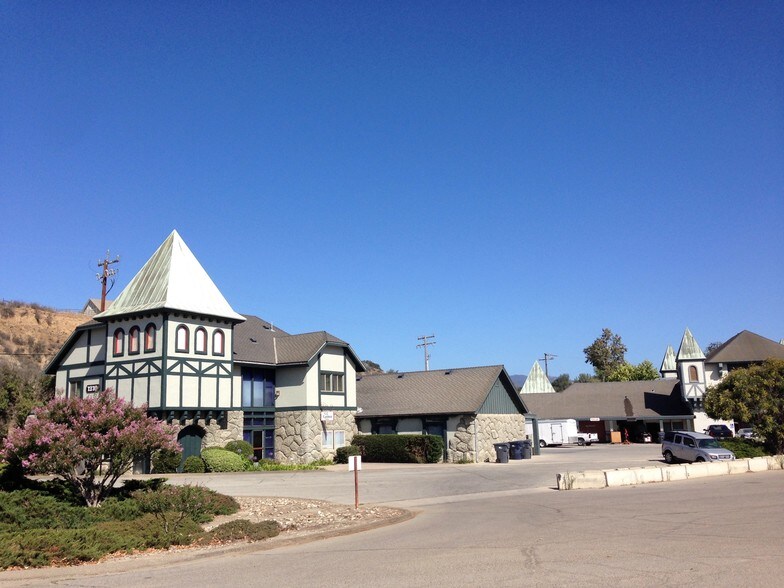 1210 Mission Dr, Solvang, CA à louer - Photo de l’immeuble – Image 3 sur 17