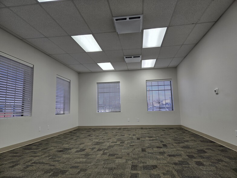 557 W Silver St, Elko, NV à louer - Photo de l’immeuble – Image 3 sur 21