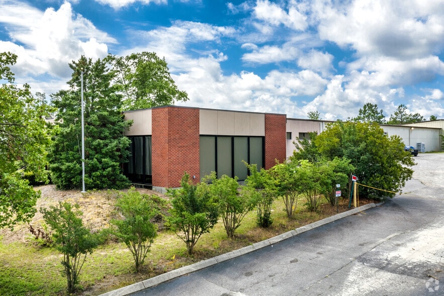 739 Old Clemson Rd, Columbia, SC à louer - Photo principale – Image 1 sur 3