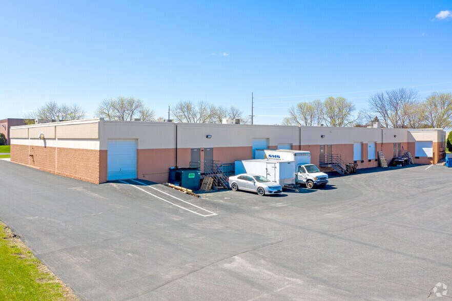 3701-3725 County Road 42, Burnsville, MN à louer - Photo de l’immeuble – Image 2 sur 2