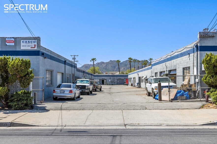 10035-10043 Canoga Ave, Chatsworth, CA à vendre - Photo de l’immeuble – Image 2 sur 9
