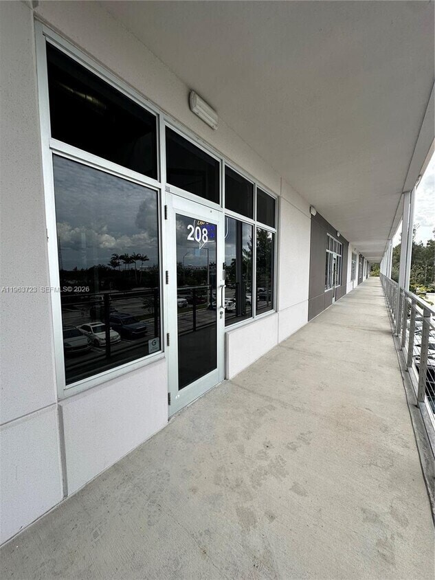 12750 NW 17th St, Miami, FL 33182 - Lot 208+221 - - Photo intérieure - Image 1 of 11