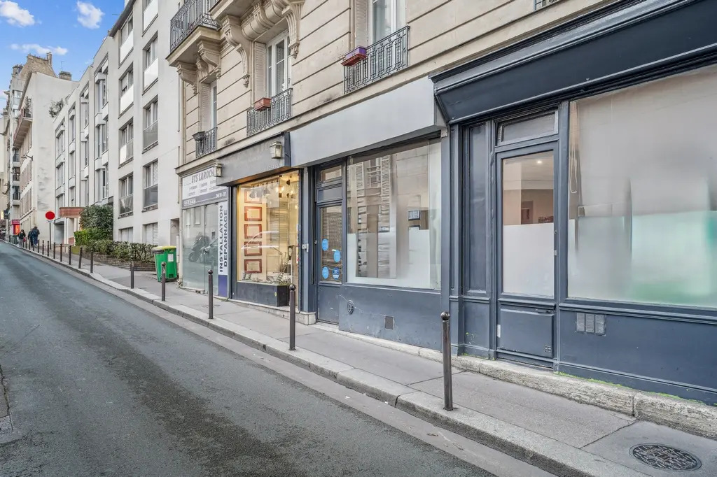 Bureau dans Paris à vendre Photo de l’immeuble– Image 1 sur 8