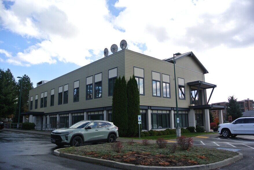 2065 W Riverstone Dr, Coeur d'Alene, ID à louer - Photo de l’immeuble – Image 2 sur 5