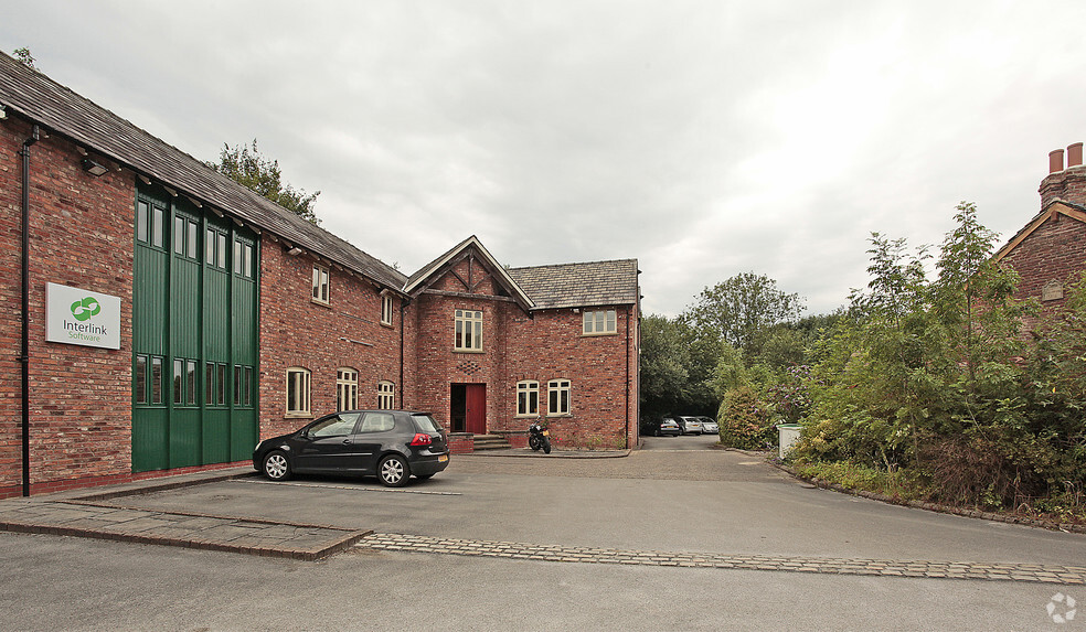 Lower Meadow Rd, Wilmslow à louer - Photo de l’immeuble – Image 2 sur 3