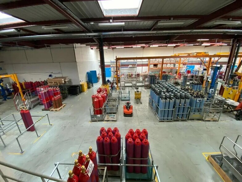 Industriel/Logistique dans Buc à louer - Photo de l’immeuble – Image 2 sur 8