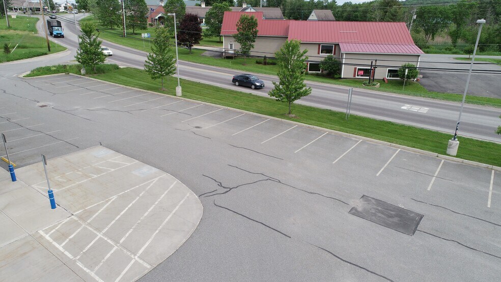 4730 Us Route 5, Newport, VT à louer - Photo de l’immeuble – Image 3 sur 15