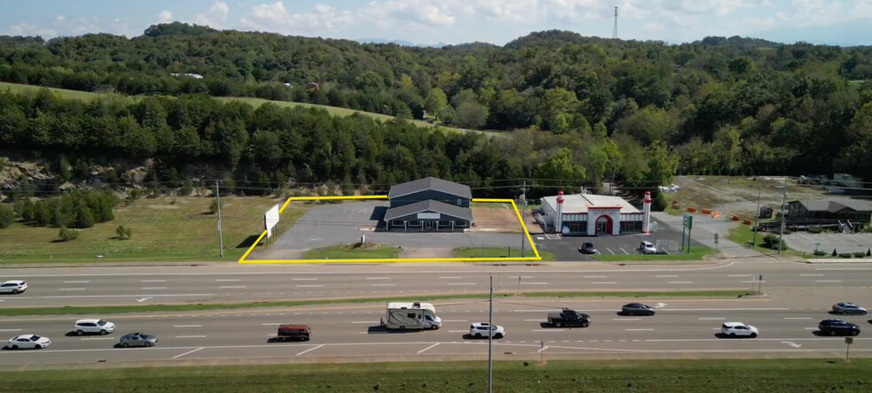 1809 Winfield Dunn Pky, Sevierville, TN à louer - Photo de l’immeuble – Image 2 sur 10