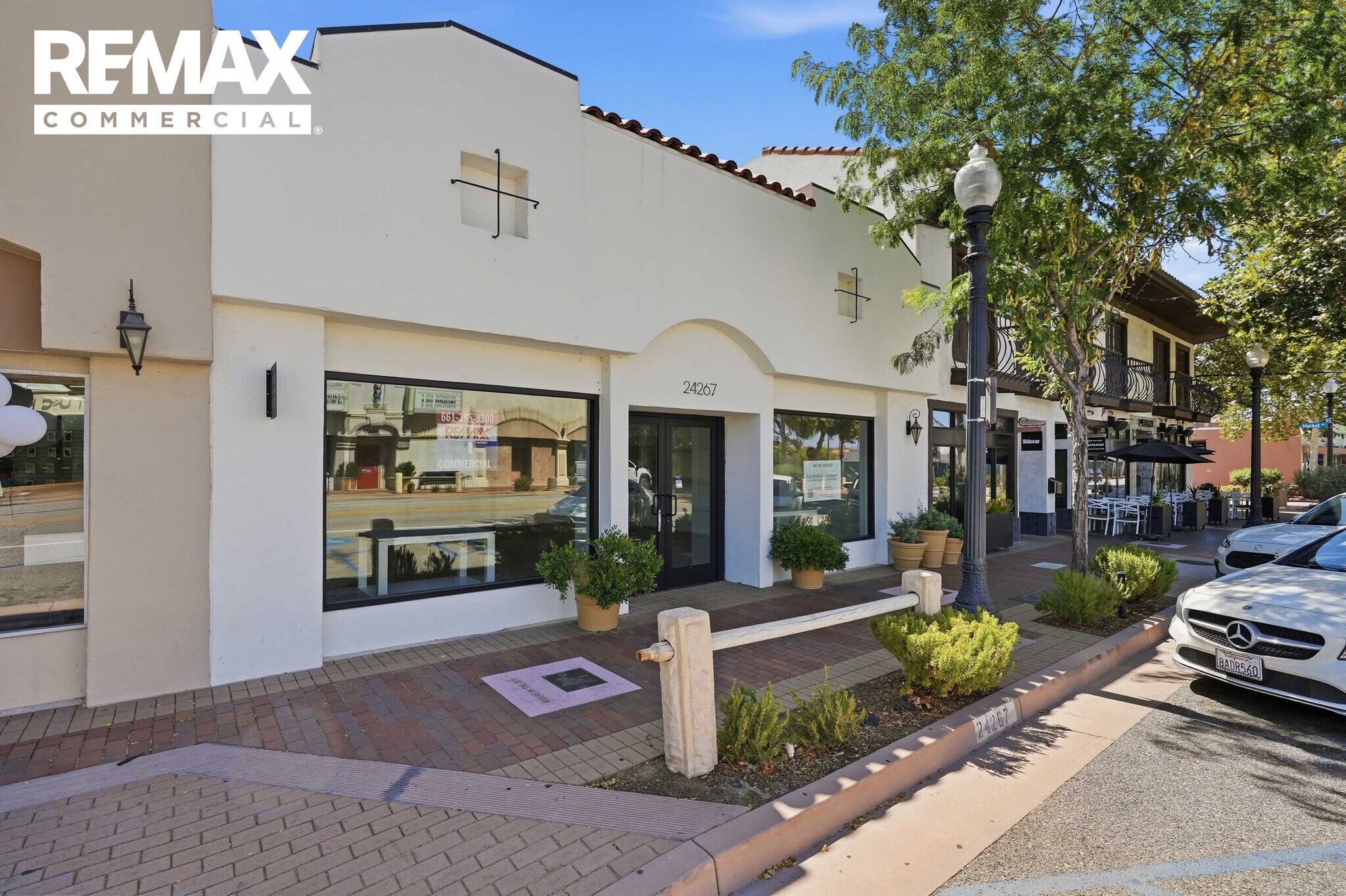 24265-24267 Main St, Newhall, CA à louer Photo de l’immeuble– Image 1 sur 3