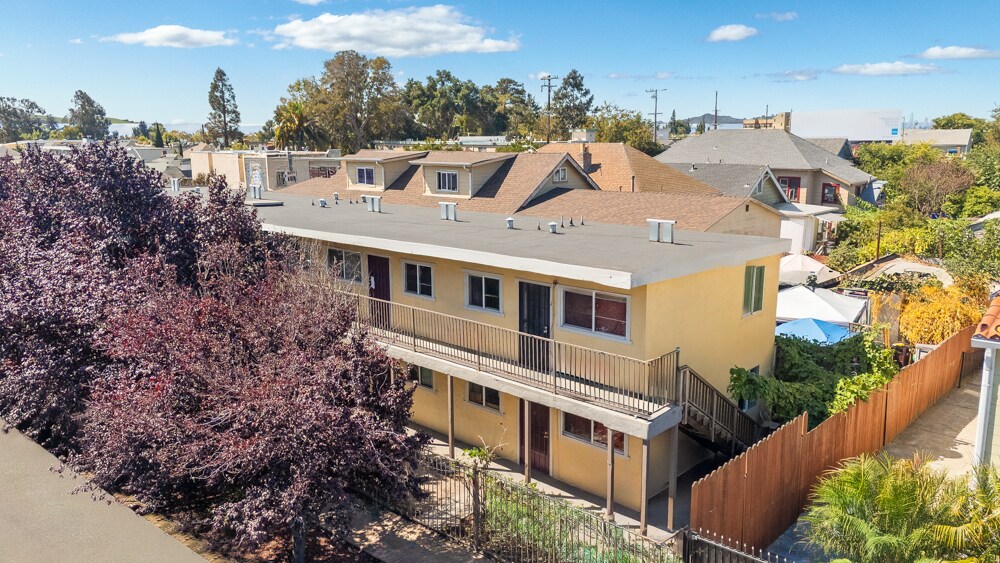 2011 Rutherford St, Oakland, CA à vendre Photo de l’immeuble– Image 1 sur 18