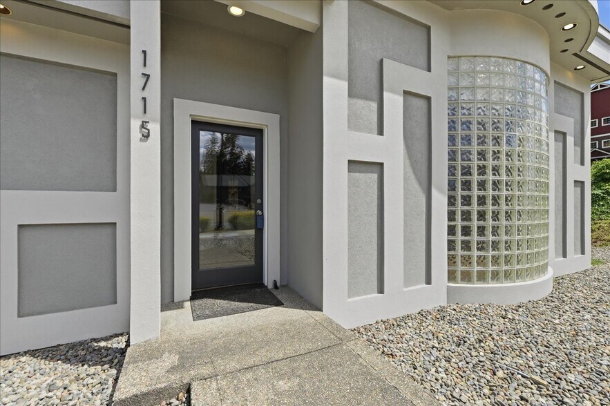 1715 Meridian Ave E, Edgewood, WA à louer - Photo de l’immeuble – Image 3 sur 17