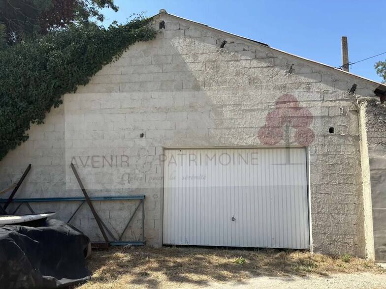 Industriel/Logistique dans Meyreuil à vendre - Photo de l’immeuble – Image 1 sur 2