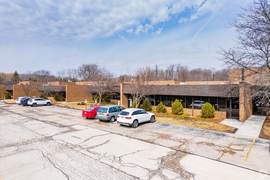 Five-Building Investment Opportunity portefeuille de 5 biens à vendre sur LoopNet.fr - Photo principale – Image 2 sur 5