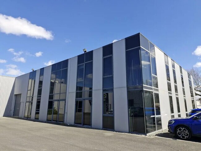 Plus de détails pour Local d'activités à louer