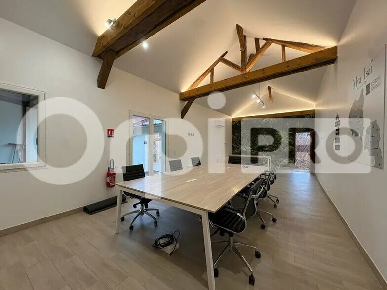 Bureau dans Brie-Comte-Robert à louer - Photo intérieure – Image 3 sur 7