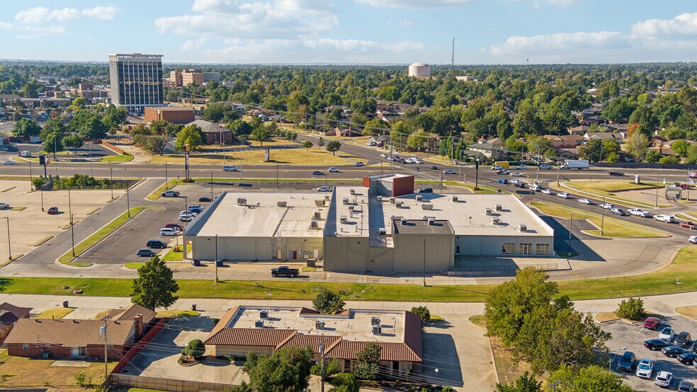 3625-3651 NW Expressway St, Oklahoma City, OK à louer - Photo de l’immeuble – Image 3 sur 7