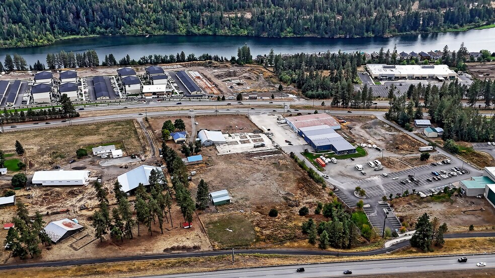 3429 W Seltice Way, Coeur d'Alene, ID à louer - Photo de l’immeuble – Image 2 sur 14
