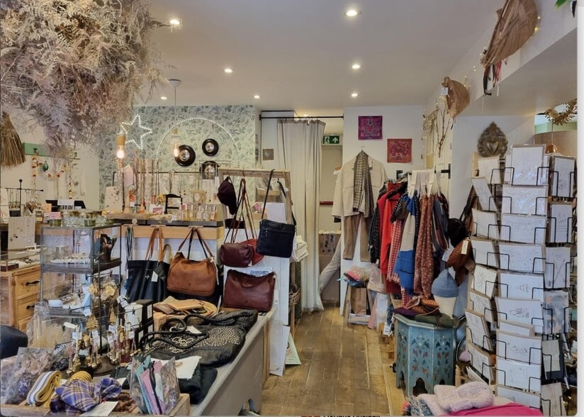 Local commercial dans Paris à louer - Photo de l’immeuble – Image 3 sur 7