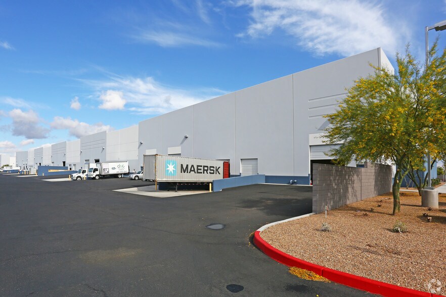 1825 E Germann Rd, Chandler, AZ à louer - Photo de l’immeuble – Image 2 sur 3