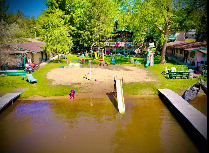 1080 E Hiawatha Dr, Wisconsin Dells, WI à vendre - Aérien – Image 3 sur 24