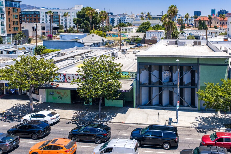 1536 N Highland Ave, Los Angeles, CA à vendre - Photo de l’immeuble – Image 2 sur 6