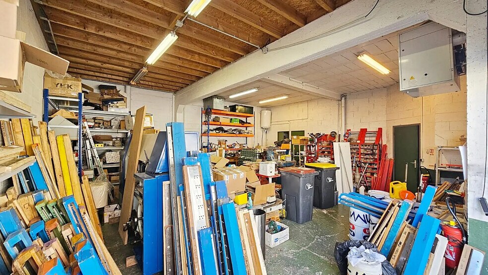 Local d’activités dans Le Plessis-Trévise à louer - Photo de l’immeuble – Image 2 sur 11