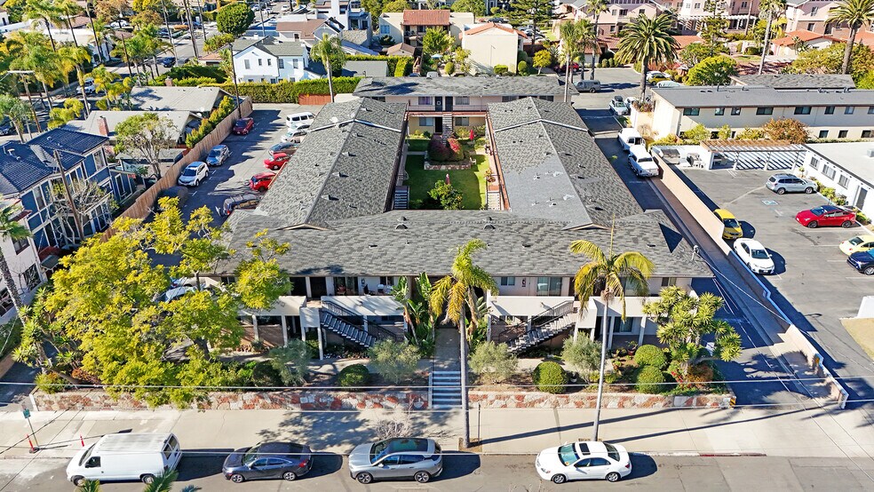 130 W Victoria St, Santa Barbara, CA à vendre - Photo principale – Image 1 sur 1
