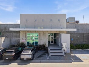 3562-3582 Eastham Dr, Culver City, CA à louer Photo de l’immeuble– Image 2 sur 8
