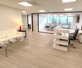9440 Santa Monica Blvd, Beverly Hills, CA à louer Photo intérieure– Image 1 sur 2