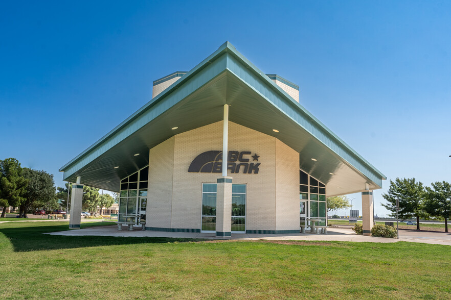 4656 N Loop 289, Lubbock, TX à vendre - Photo de l’immeuble – Image 2 sur 14