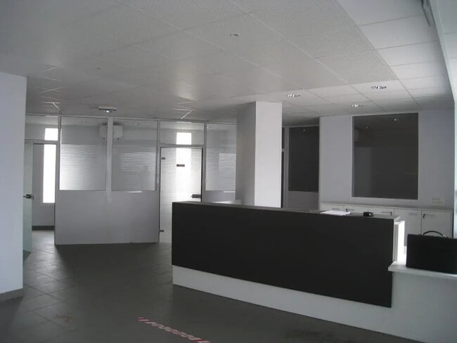 Plus de détails pour Local commercial à vendre