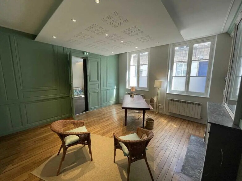 Bureau dans Compiègne à louer - Photo de l’immeuble – Image 1 sur 1