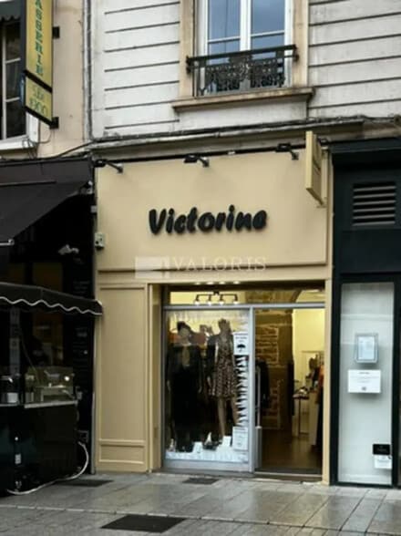 Local commercial dans Lyon à louer - Photo de l’immeuble – Image 1 sur 8